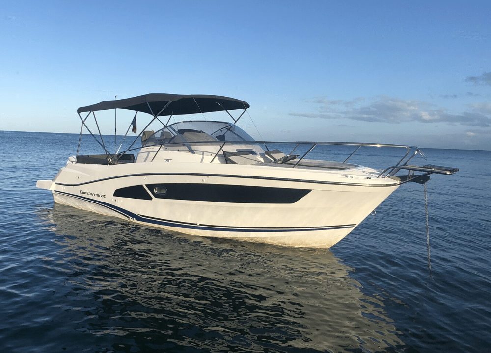 1 Vue extérieur du Cap Camarat 9.0 cc qui est à louer en Martinique.